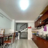 NHÀ MẶT TIỀN ĐƯỜNG 6M - QUẬN 1 -HẺM XE TẢI QUAY ĐẦU - TRỆT 3 LẦU - 23.4M2 - 6.5 TỶ