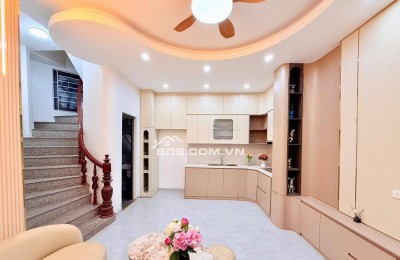 Nhà Đẹp Linh Quang, Đống Đa 31m, 5 tầng, mt 4m, giá 9.6 tỷ.