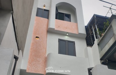 BÁN NHÀ ĐẸP 2.7 TỶ 3 TẦNG 72M2 ( ĐÔNG BẮC ) NGÕ NGẮN TRẦN HUY LIỆU