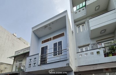 Giáp Sân bay, Hẻm Xe Hơi, 70m²,2 tầng BTCT,  chỉ hơn 5 Tỷ