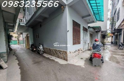 Bán nhà hiếm, Bắc Từ Liêm, lô góc 3 mặt thoáng, ô tô đỗ cửa, ở sướng, giá mê, ngay Học viện Tài Chính