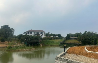 Bán gấp mảnh đất ngay sát trường đại học, xây cho thuê được luôn.