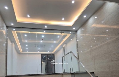 Giảm sốc-Toà Nhà Văn phòng – Nguyễn Khang – Cầu Giấy – 72m2- 9 tầng – Giá sốc 32 tỷ