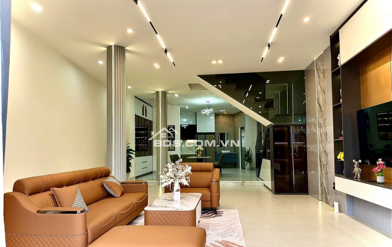 Siêu phẩm 3 tầng 3 mê  full nội thất MT  Nguyễn Hữu Thọ