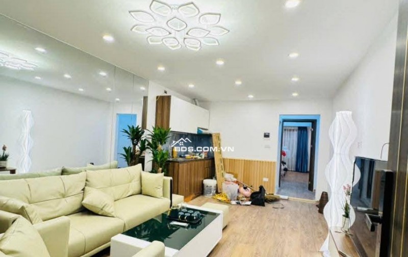 Nhà Đẹp Ở Luôn Quỳnh Mai, Hai Bà Trưng 70m, giá 4,35 tỷ.