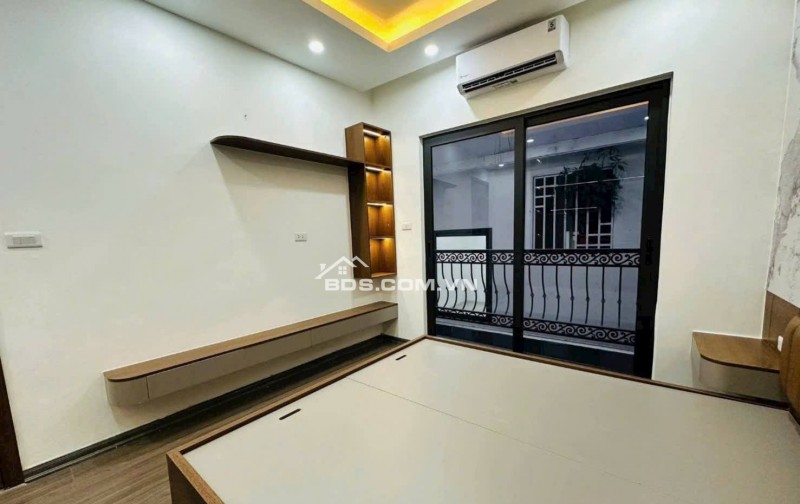 Nhà Đẹp Gần Đường Ô TÔ Trương Định 46m, 5 tầng, mt 5.5m, giá 11.8 tỷ.