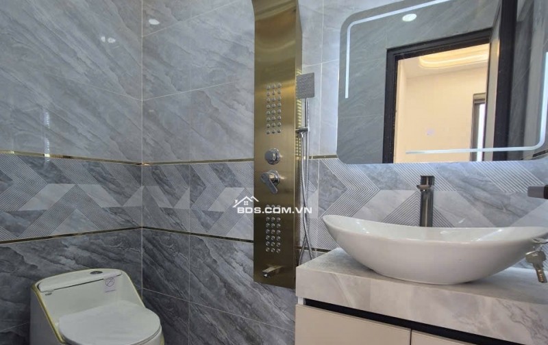 Chính chủ cần cho thuê căn nhà phố, đầy đủ nội thất cao cấp. Vị trí đắc địa trung tâm quận Bình Tân