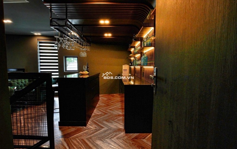 Bán nhà MT đường Tân Trụ 5 tầng ngang 9m sát Emart dòng tiền 33tr/tháng nhỉnh 16 tỷ.