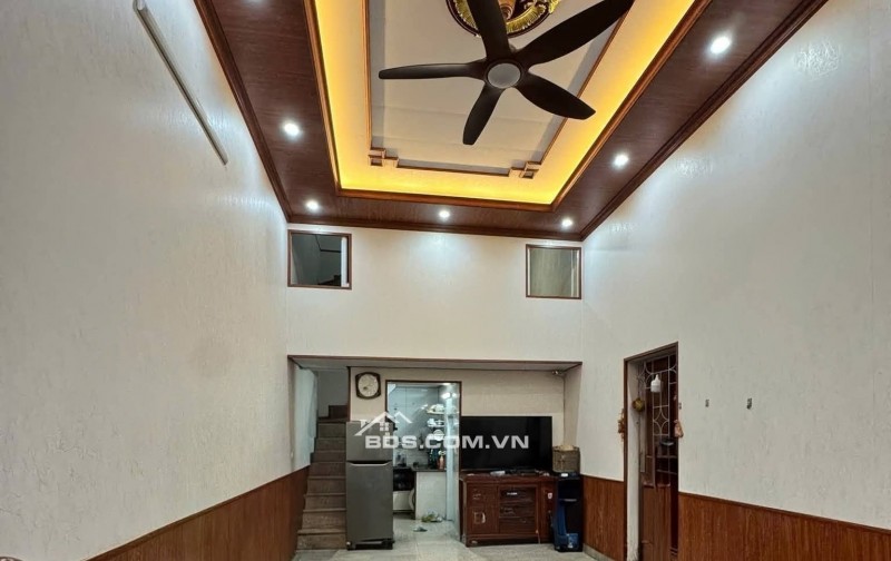 BÁN NHÀ 1.52 TỶ 2 TẦNG 45M2 ( HƯỚNG NAM ) NGÕ CHỢ KÊNH