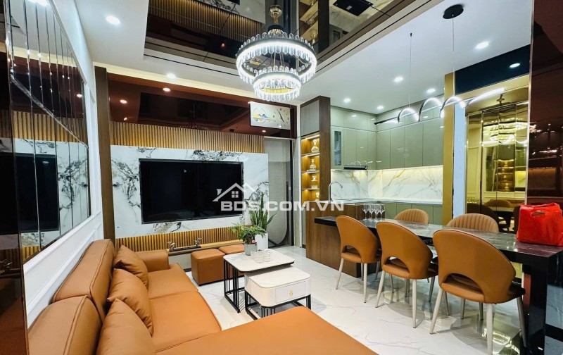 Nhà Đẹp Thang Máy Trương Định 46m, 5 tầng, mt 5.5m, giá 11.8 tỷ.