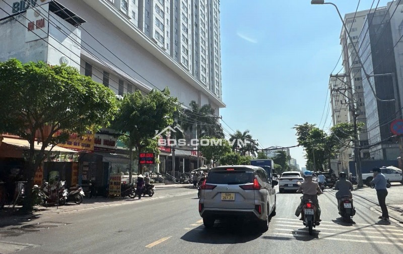 Nhà MTKD 5 lầu ngang 5.5m 176m2 ngay Vincom Nguyễn Xí Bình Thạnh KD dòng tiền 34.9 tỷ.