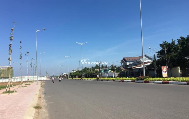 Nhà VIP Chuẩn 3 Sao, Đứng tại nhà Ngắm Pháo Hoa và Đường Hoa Quảng Trường