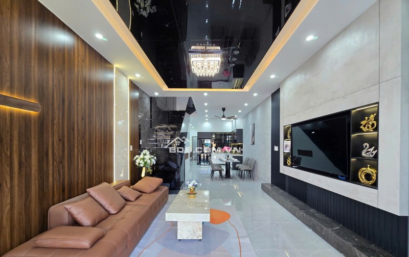 BÁN NHÀ 3 TẦNG 3 MÊ FULL NỘI THẤT MỚI KENG Y HÌNH - HỒ TÙNG MẬU