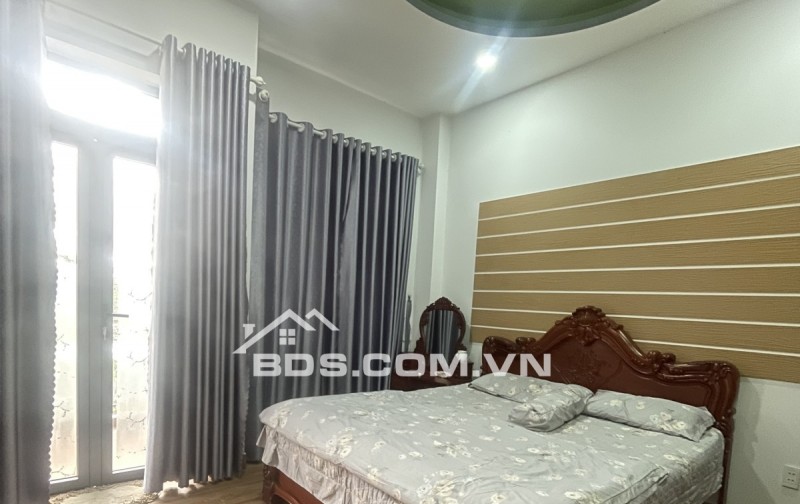 LÊ THỊ RIÊNG QUẬN 12-SIÊU PHẨM NHÀ ĐẸP - KIÊN CỐ VÀO Ở NGAY ĐÓN TẾT TẶNG FULL NỘI THẤT - ĐƯỜNG NHỰA XE TẢI TRÁNH - KHU DÂN TRÍ TOÀN NHÀ CAO TẦNG.