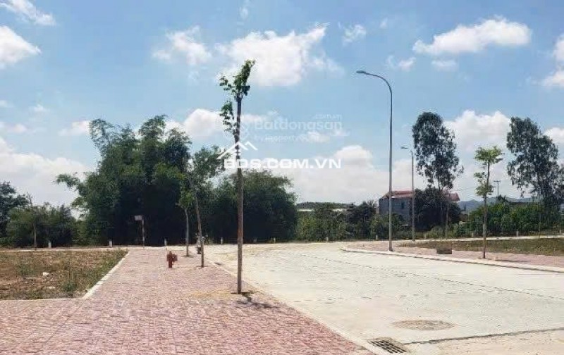 BÁN ĐẤT VÀNG – MẶT TIỀN 18M – GIÁP 2 KHU CÔNG NGHIỆP – CHỈ 830 TRIỆU!