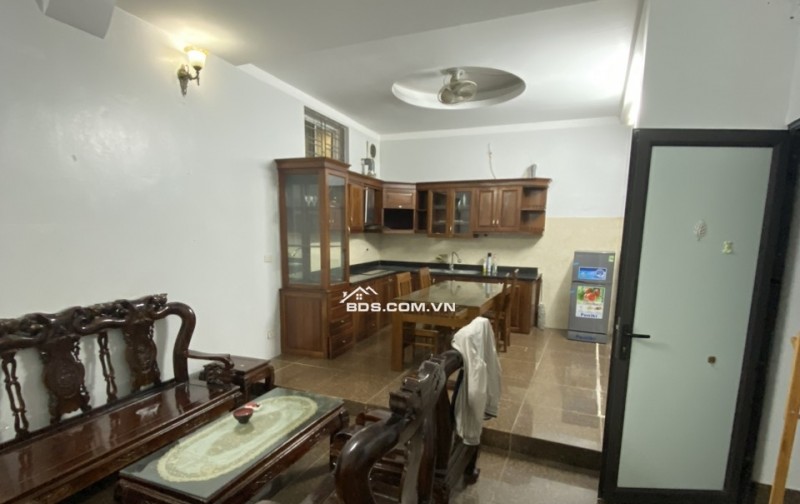 Cho thuê Căn hộ dịch vụ 1N1K Full đồ mới, 2 thoáng tại 116 Phan Kế Bính, Ba Đình. Chỉ 5tr