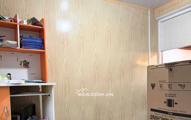 BÁN NHÀ 1.52 TỶ 2 TẦNG 45M2 ( HƯỚNG NAM ) NGÕ CHỢ KÊNH