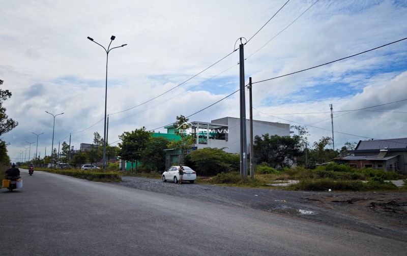 Chính chủ bán đất thổ cư, nền góc - Khu đô thị Minh Linh, Phường 5, TP Vĩnh Long