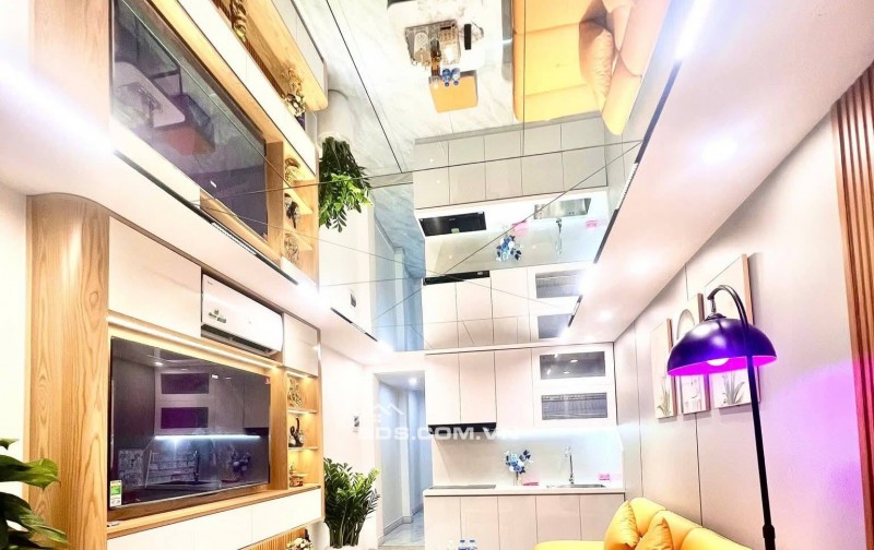 Nhà Đẹp Thang Máy Hoàng Hoa Thám, Tây Hồ 31m, 5 tầng, giá 9.75 tỷ