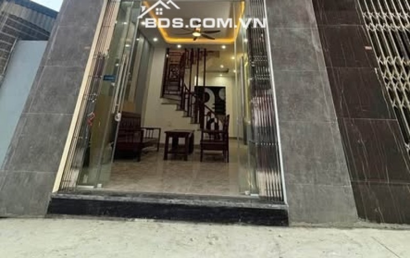 BÁN NHÀ  2.25 TỶ 3 TẦNG 46M2 CÓ SÂN RỘNG ĐỂ XE Ô TÔ NGÕ MỸ XÁ