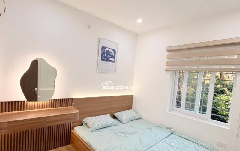 Nhà Đẹp Ô TÔ Gần Nhà Phương Mai, Đống Đa 70m, giá 4.98 tỷ.