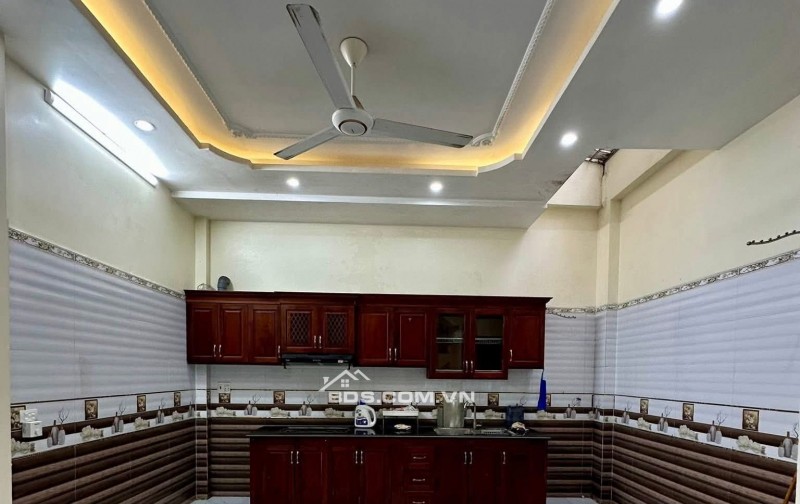 BÁN NHÀ ĐẸP 2.35 TỶ 3 TẦNG 52M2 ( ĐÔNG NAM ) NGÕ ĐƯỜNG KÊNH