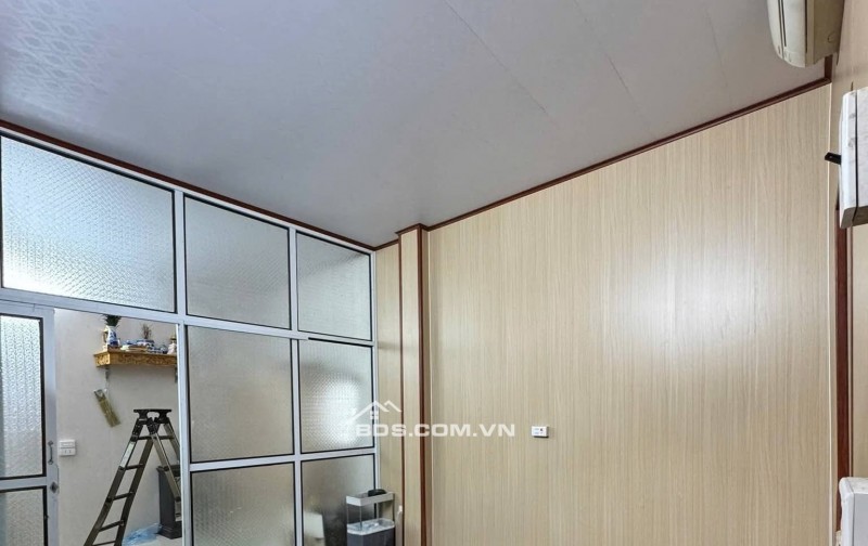 BÁN NHÀ 1.52 TỶ 2 TẦNG 45M2 ( HƯỚNG NAM ) NGÕ CHỢ KÊNH