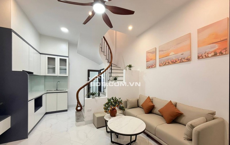 Nhà Đẹp Gần Phố, Khương Trung, Thanh Xuân 28m, 4 tầng, mt 4m, giá 6.9 tỷ.