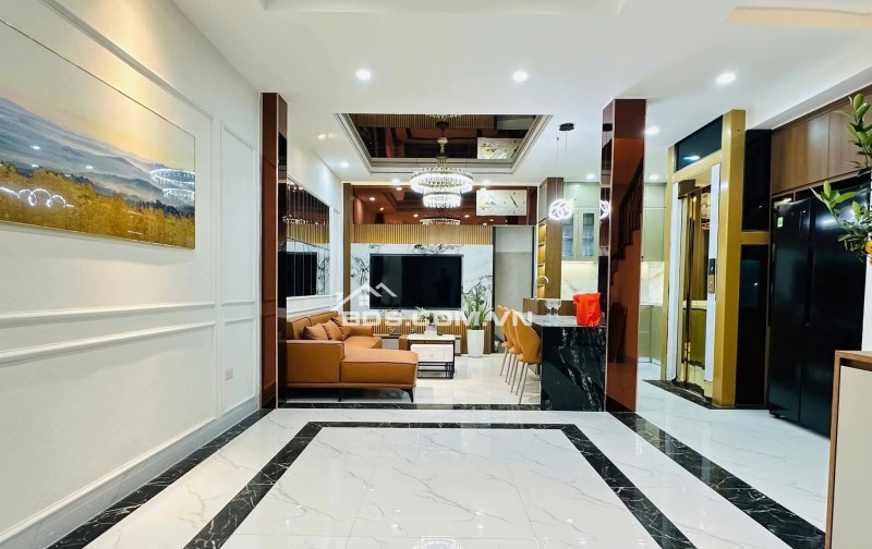 Nhà Đẹp Thang Máy Trương Định 46m, 5 tầng, mt 5.5m, giá 11.8 tỷ.