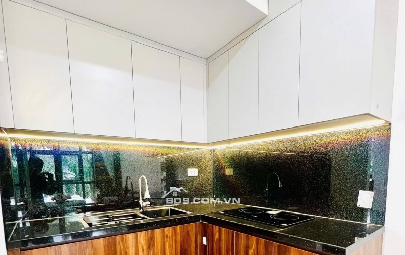 Bán Nhà Huỳnh Thúc Kháng, Đống Đa 80m, giá 4.98 tỷ.