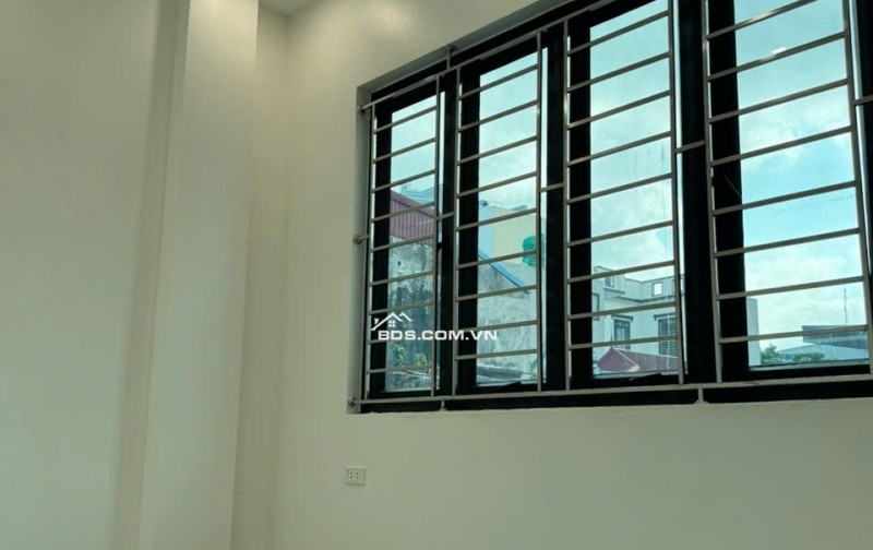 BÁN NHÀ ĐẸP 1.85 TỶ 3 TẦNG 32M2 ( ĐÔNG NAM )  KHU QUÂN NHÂN