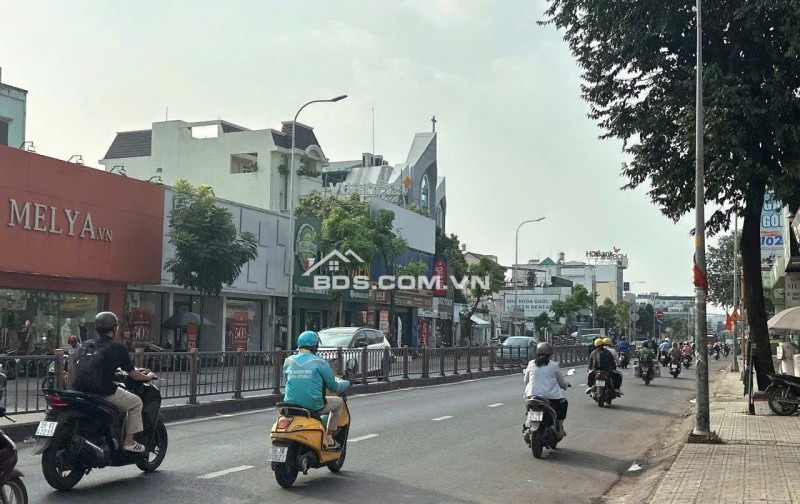 Bán nhà đẹp Nguyễn Tư Giãn 3 tầng 72m2(4*18) xe hơi thông gần Emart Phan Huy Ích chỉ 7.5 tỷ.