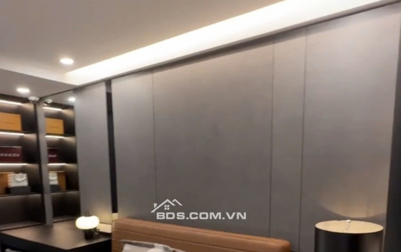 [Chung cư The Queen 360 Giải Phóng] Xuất hiện căn 2 ngủ tầng trung View CV thống nhất xem bắn pháo hoa.