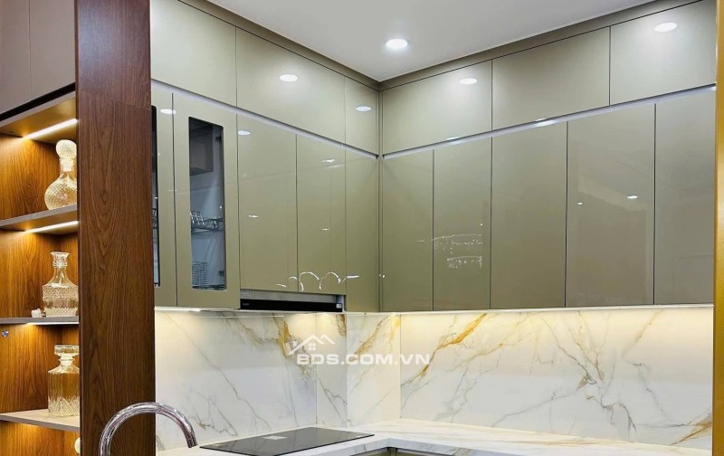 Nhà Đẹp Thang Máy Trương Định 46m, 5 tầng, mt 5.5m, giá 11.8 tỷ.