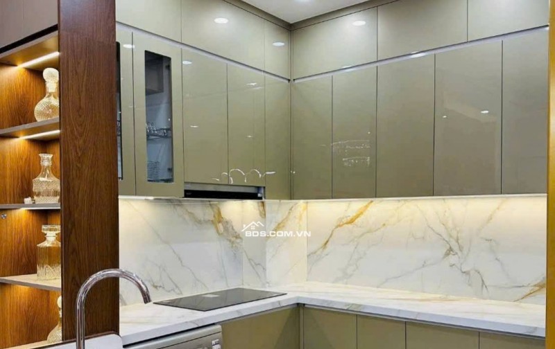 Nhà Đẹp Gần Đường Ô TÔ Trương Định 46m, 5 tầng, mt 5.5m, giá 11.8 tỷ.