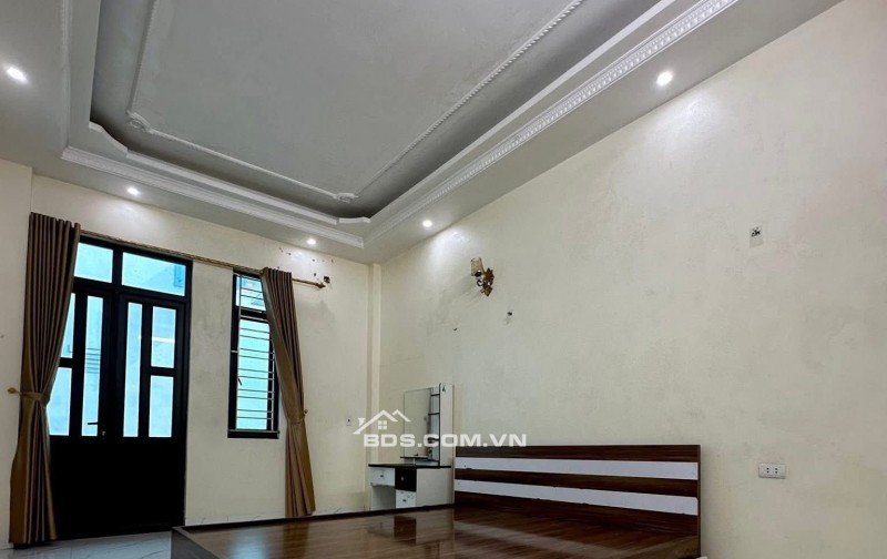 BÁN NHÀ ĐẸP 2.35 TỶ 3 TẦNG 52M2 ( ĐÔNG NAM ) NGÕ ĐƯỜNG KÊNH