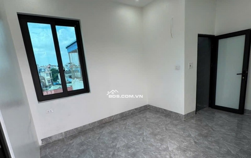 BÁN NHÀ ĐẸP 1.85 TỶ 3 TẦNG 32M2 ( ĐÔNG NAM )  KHU QUÂN NHÂN