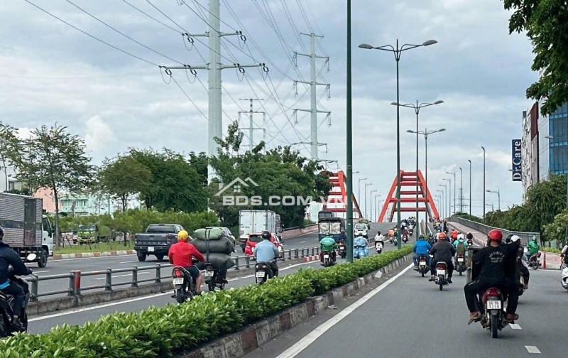 Nhà MTKD 5 lầu ngang 5.5m 176m2 ngay Vincom Nguyễn Xí Bình Thạnh KD dòng tiền 34.9 tỷ.