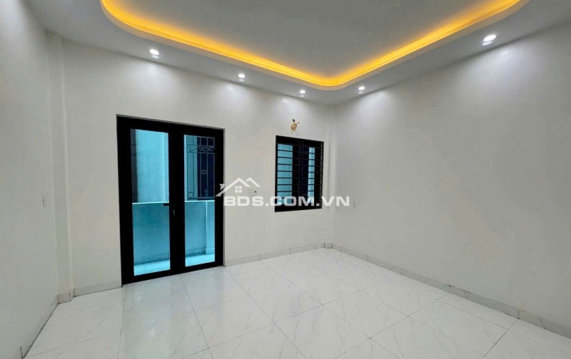 BÁN NHÀ ĐẸP 2.55 TỶ 3 TẦNG 46M2 NGÕ THẲNG KHU HỒ ĐẦM BÉT