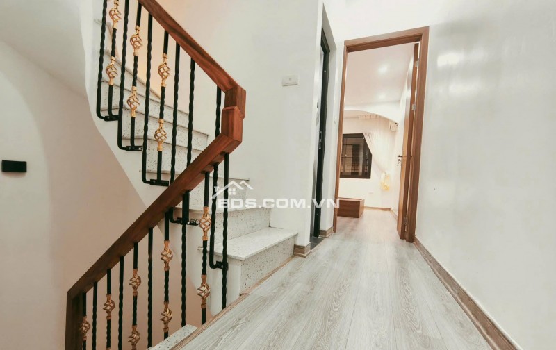 Nhà Đẹp Gần Phố Trương Định, Hai Bà Trưng 30m, 4 tầng, giá 7.5 tỷ.