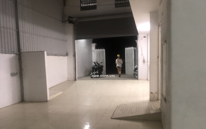 Cho thuê nhà xưởng sd 400m2 gần Cc Picity Thạnh Xuân Quận 12