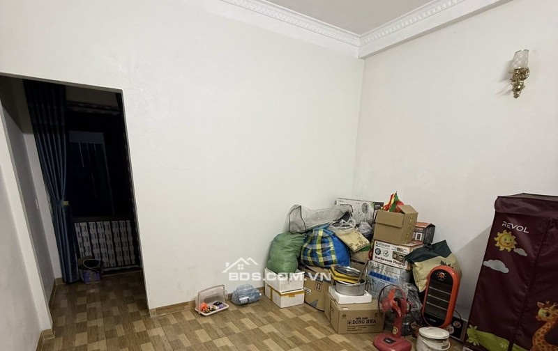 BÁN NHÀ  1.95 TỶ 3 TẦNG 60M2 ( HƯỚNG NAM ) NGÕ TÔ HIẾN THÀNH