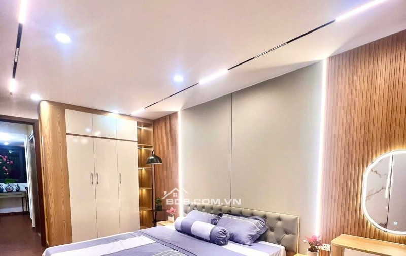 Nhà Đẹp Thang Máy Hoàng Hoa Thám, Tây Hồ 31m, 5 tầng, giá 9.75 tỷ