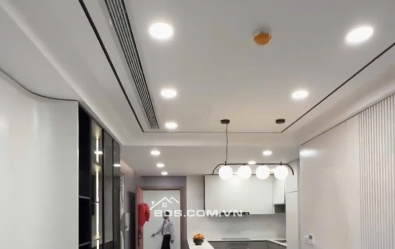 [Chung cư The Queen 360 Giải Phóng] Xuất hiện căn 2 ngủ tầng trung View CV thống nhất xem bắn pháo hoa.