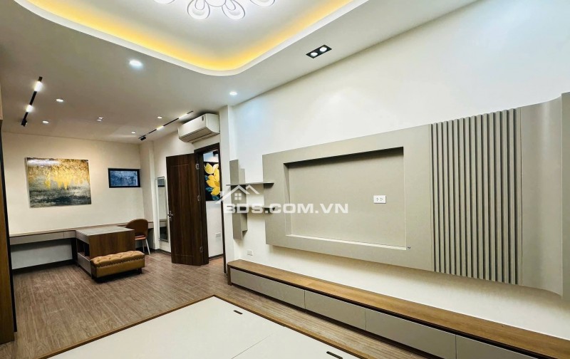 Nhà Đẹp Thang Máy Trương Định 46m, 5 tầng, mt 5.5m, giá 11.8 tỷ.