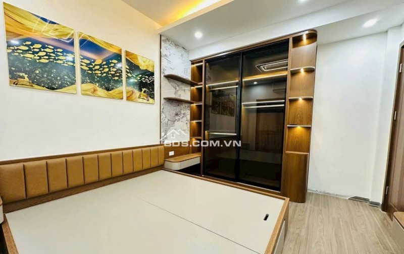 Nhà Đẹp Gần Đường Ô TÔ Trương Định 46m, 5 tầng, mt 5.5m, giá 11.8 tỷ.