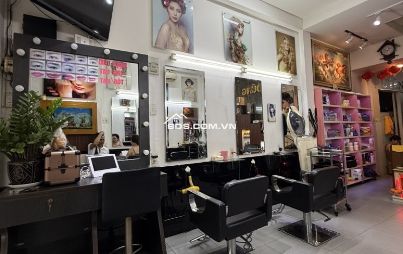 Bán nhà Q.10 - hẻm xe tải tránh - sát mặt tiền Lý Thái Tổ - 60m2 - 3 tầng - 6PN giá 11ty…