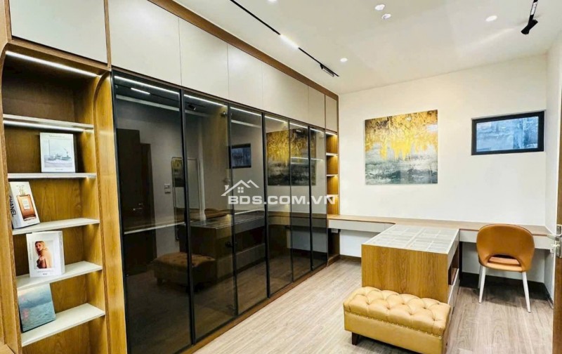 Nhà Đẹp Gần Đường Ô TÔ Trương Định 46m, 5 tầng, mt 5.5m, giá 11.8 tỷ.