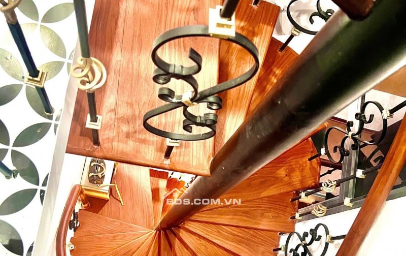 Nhà Đẹp Thang Máy Hoàng Hoa Thám, Tây Hồ 31m, 5 tầng, giá 9.75 tỷ