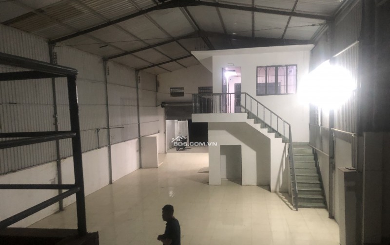 Cho thuê nhà xưởng sd 400m2 gần Cc Picity Thạnh Xuân Quận 12